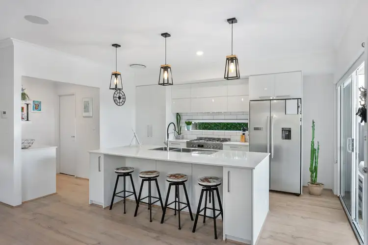 3 Carinthia Lane, Coogee WA 6166