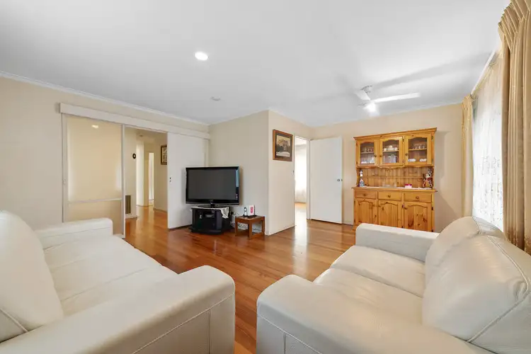 Fifth view of Homely house listing, 2 Almora Close, Frankston VIC 3199