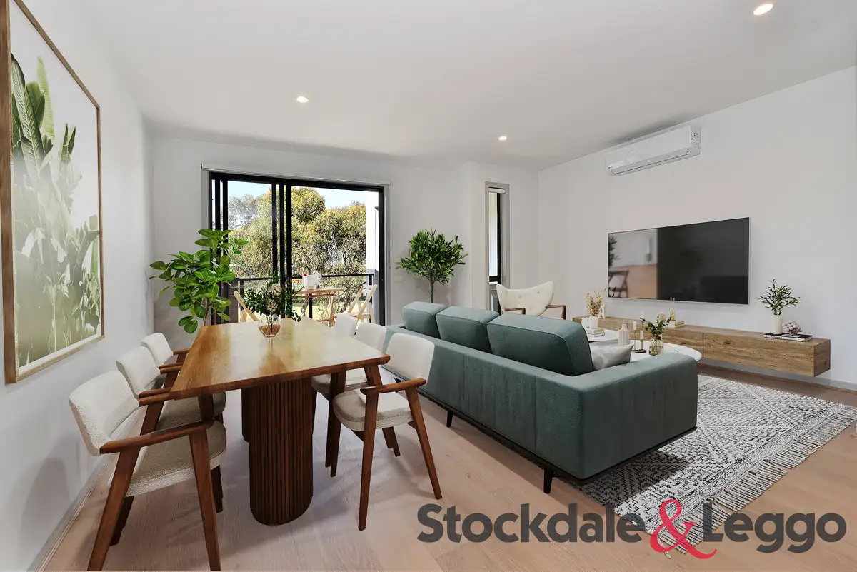 Main view of Homely townhouse listing, 552 Findon Road, South Morang VIC 3752