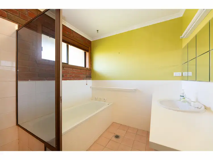 Seventh view of Homely unit listing, 1/21 Benn Crescent, West Albury NSW 2640