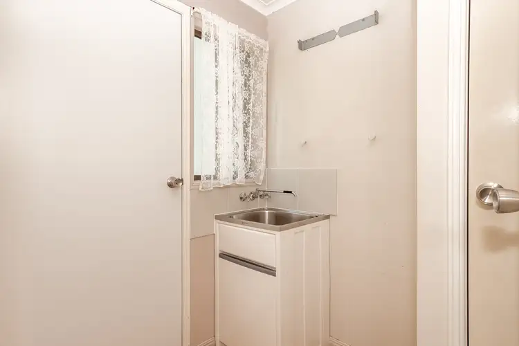 Fifth view of Homely terrace listing, 1/16 Fisher Street, West Gladstone QLD 4680