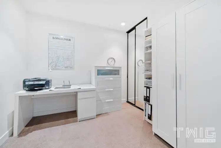 Sixth view of Homely apartment listing, 604/33 Mackenzie Street, Melbourne VIC 3000