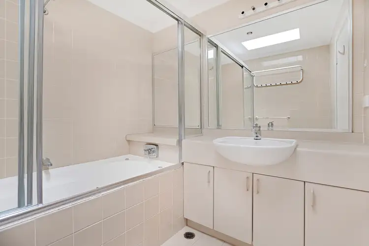 Fifth view of Homely apartment listing, 6/1 Huntington Street, Crows Nest NSW 2065