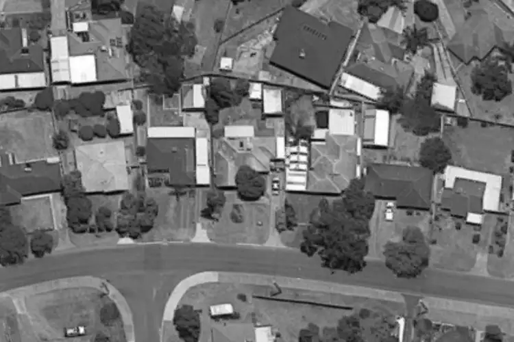13 Preston Road, Parmelia WA 6167