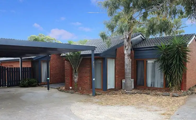 247 Hall Road, Skye VIC 3977