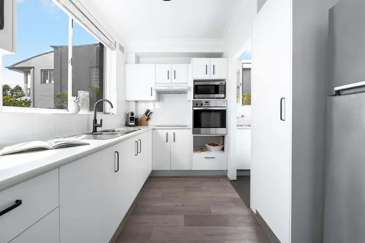 Third view of Homely apartment listing, 6/22 Crown Road, Queenscliff NSW 2096
