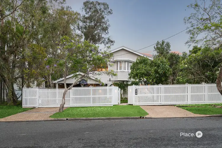 52 Real Avenue, Norman Park QLD 4170
