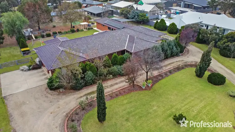 31 Gregadoo Road, Lake Albert NSW 2650