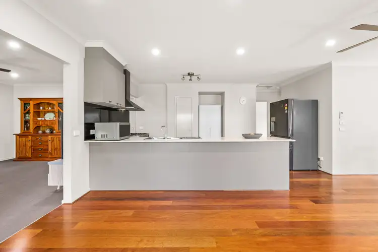 Fifth view of Homely house listing, 6 Melanie Court, Sale VIC 3850