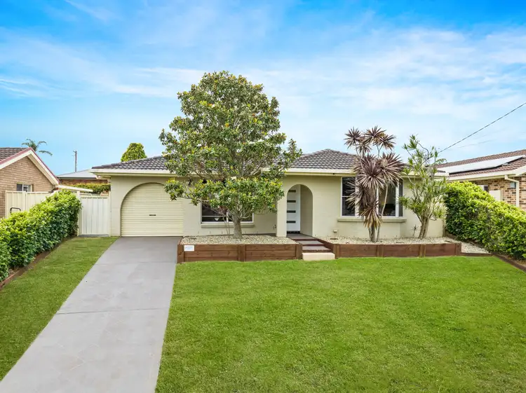 18 Scarborough Place, Bateau Bay NSW 2261