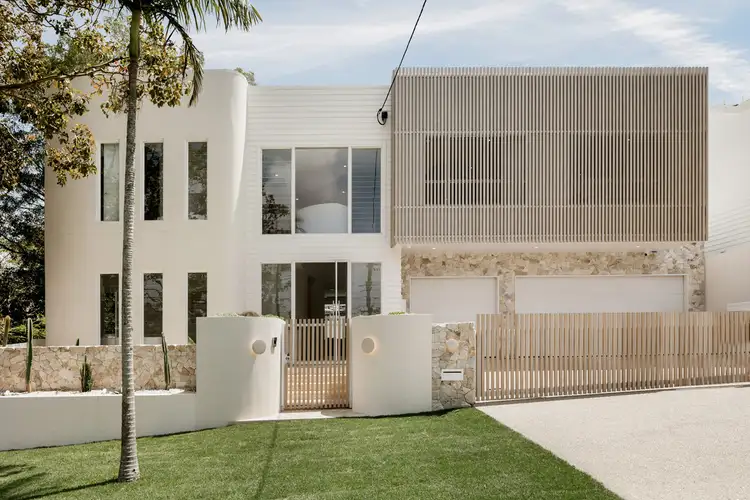 8 Sydney Avenue, Camp Hill QLD 4152