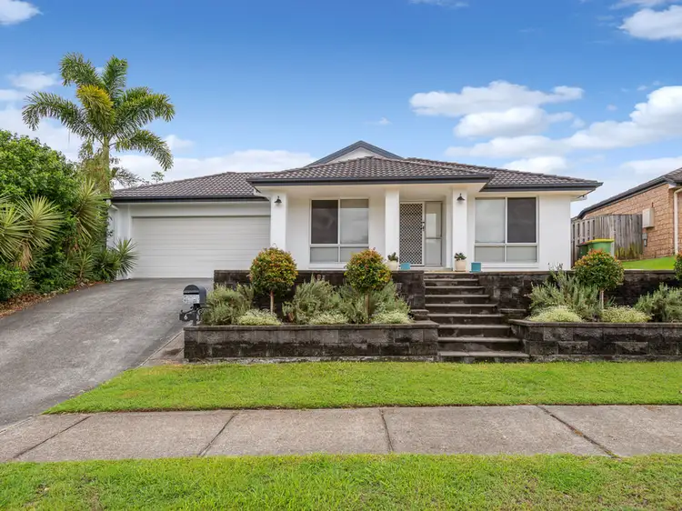 6 Hawkesbury Avenue, Pacific Pines QLD 4211