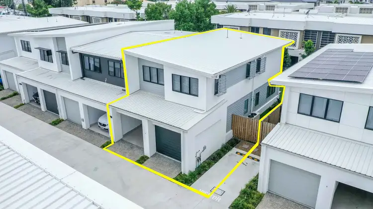 8/35 Sickle Avenue, Hope Island QLD 4212