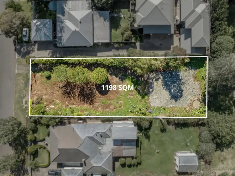 11 Barry Street, Mount Lofty QLD 4350