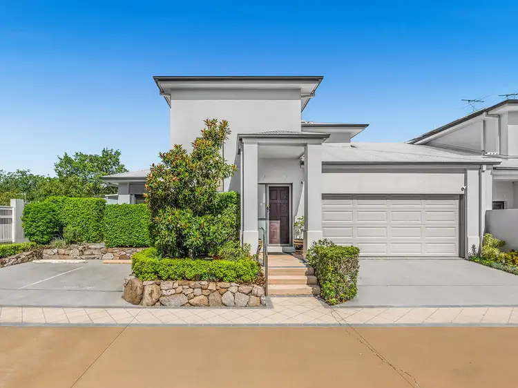 1/7 Greenway Circuit, Mount Ommaney QLD 4074