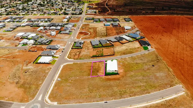 6 Merritt Circuit, Griffith NSW 2680