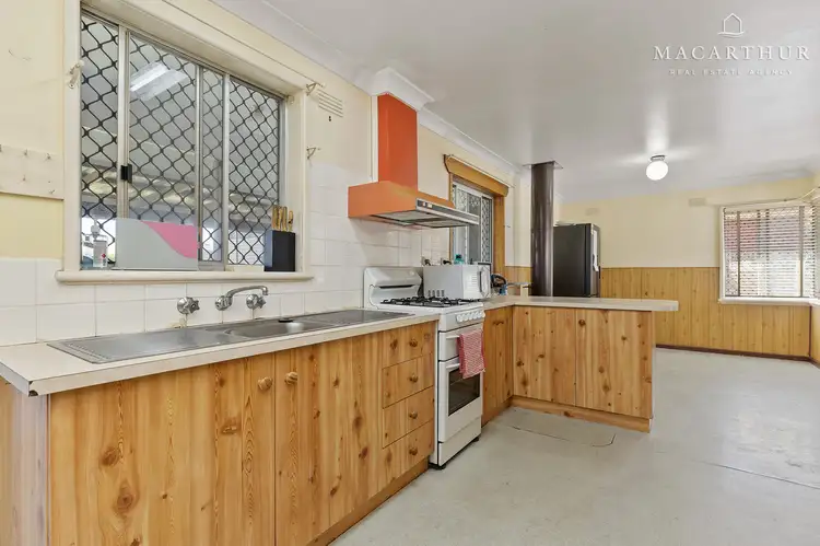 Sixth view of Homely house listing, 33 Leavenworth Drive, Mount Austin NSW 2650