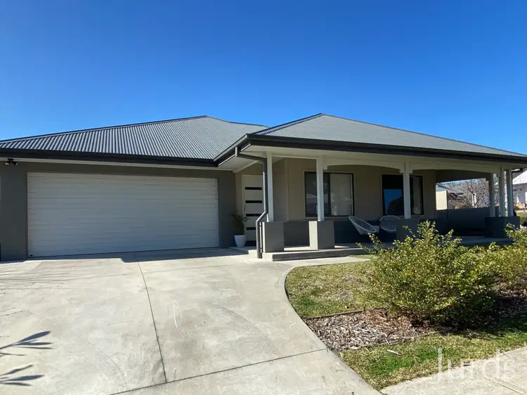 9 Abberton Parkway Drive, North Rothbury NSW 2335