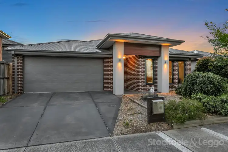 73 Heybridge Street, Clyde VIC 3978