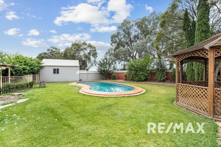 8 Jeeba Place, Glenfield Park NSW 2650