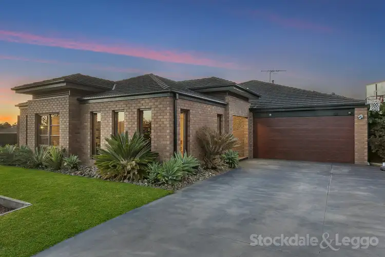 8 Sunny Vale Drive, Langwarrin VIC 3910