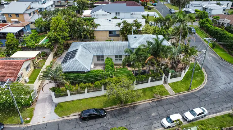 31 Wistaria Avenue, Southport QLD 4215