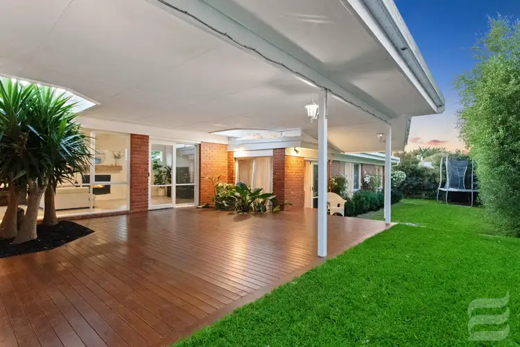 8 Summerhill Crescent, Mount Eliza VIC 3930