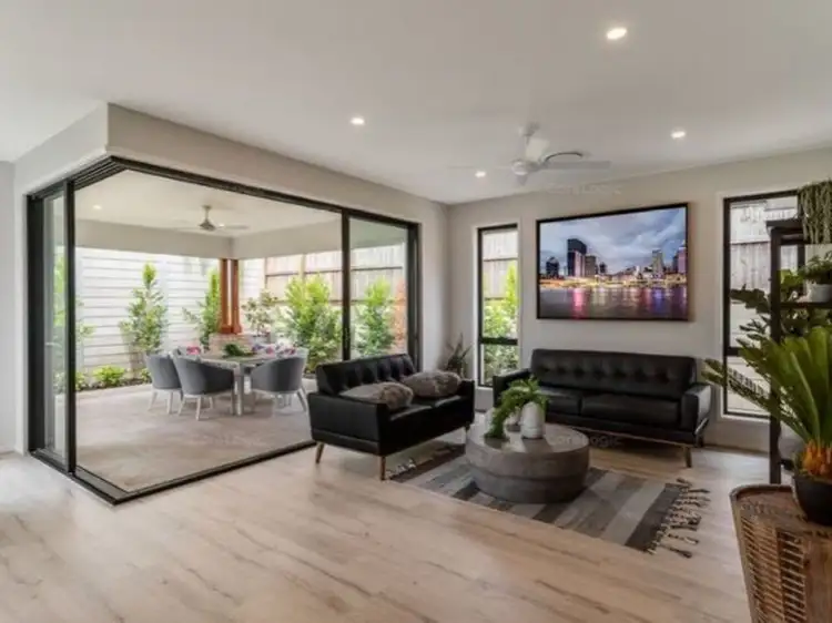 9 Miami Street, Spring Mountain QLD 4300