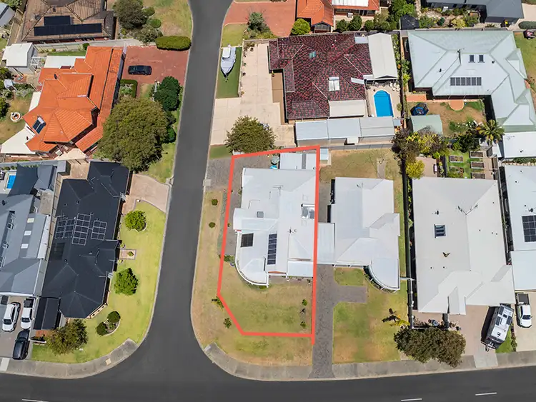 Second view of Homely house listing, 2 Kite Court, Geographe WA 6280
