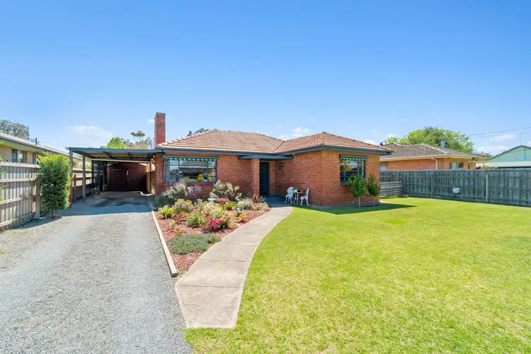 15 Jones Street, Stratford VIC 3862