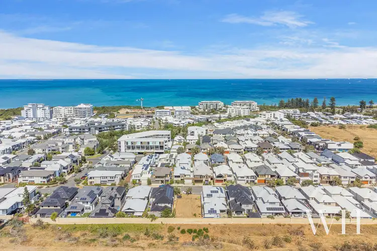 21 Breaksea Drive, North Coogee WA 6163
