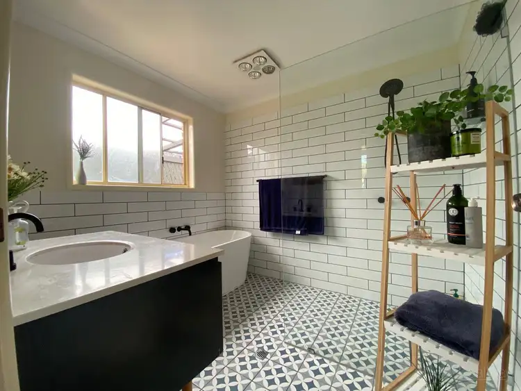 Sixth view of Homely house listing, 1 Quinlan Court, Darling Heights QLD 4350