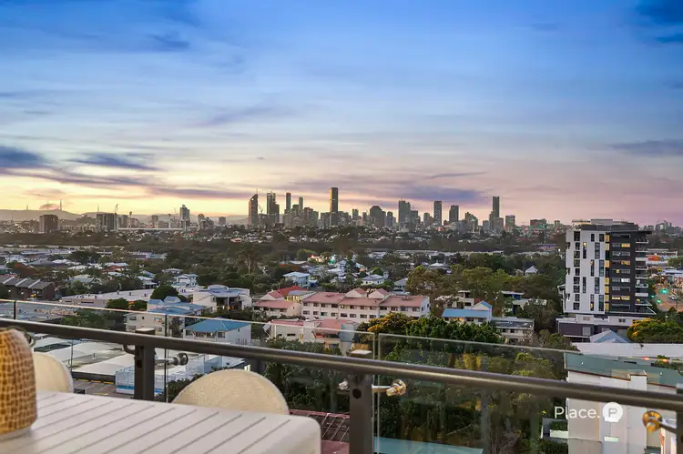 11002/300 Old Cleveland Road, Coorparoo QLD 4151