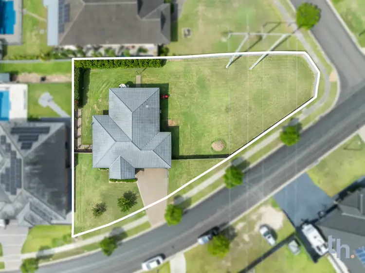 28 Cleveland Street, Cameron Park NSW 2285