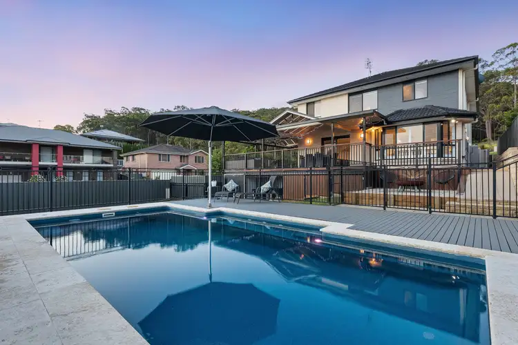 2 Bluerock Close, Fennell Bay NSW 2283