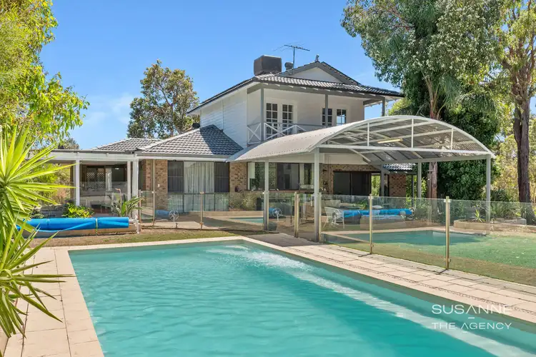 36 Warlingham Drive, Lesmurdie WA 6076