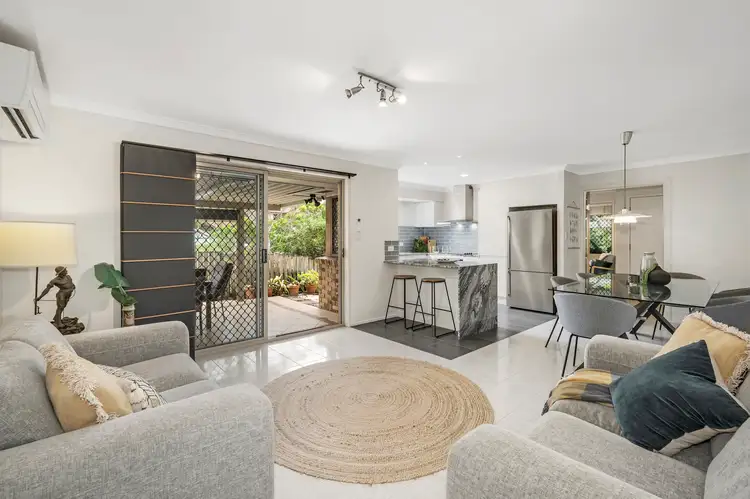 19 Bangalow Place, Albany Creek QLD 4035