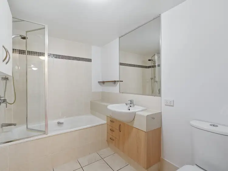 Fourth view of Homely apartment listing, 18/4 Park Avenue, Burleigh Heads QLD 4220
