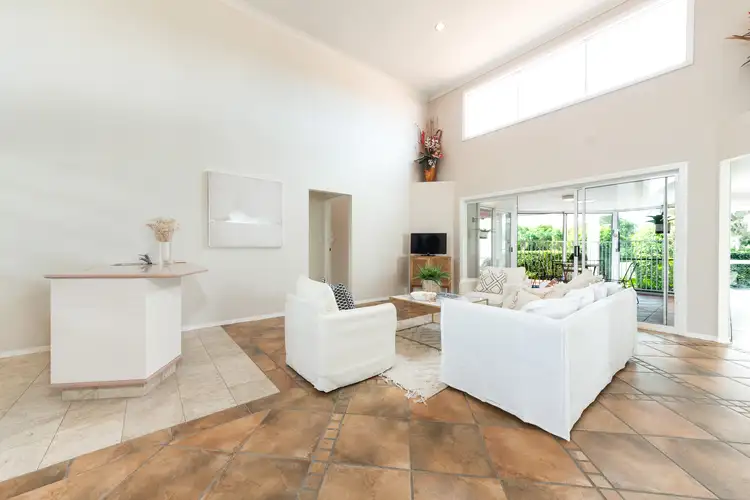 32 Meadowlake Drive, Carrara QLD 4211