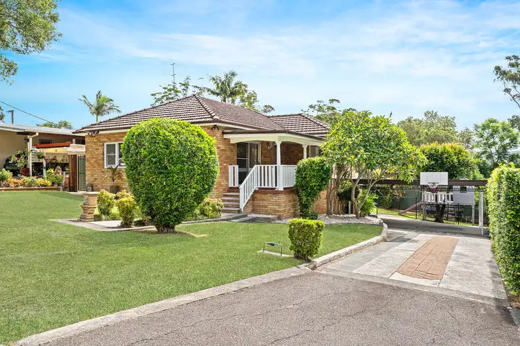 8 Orange Parade, Wyoming NSW 2250
