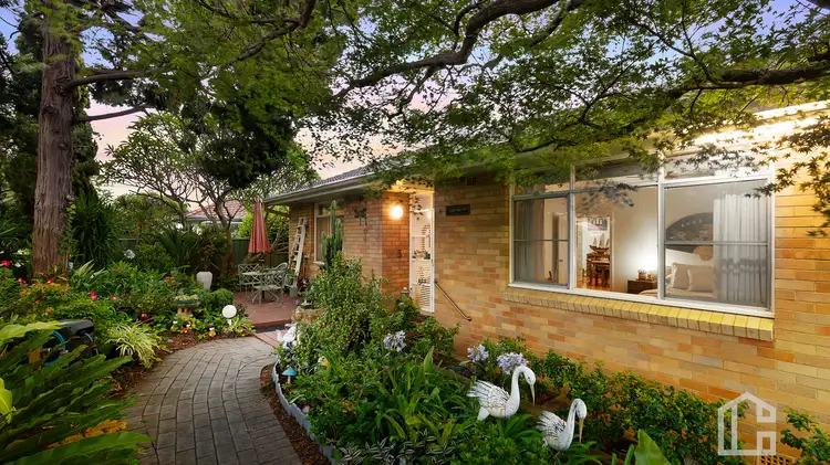 8 Caley Crescent, Lapstone NSW 2773