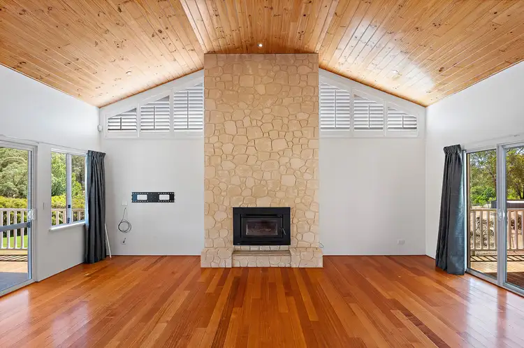 16 Vincent Lookout, Bedfordale WA 6112