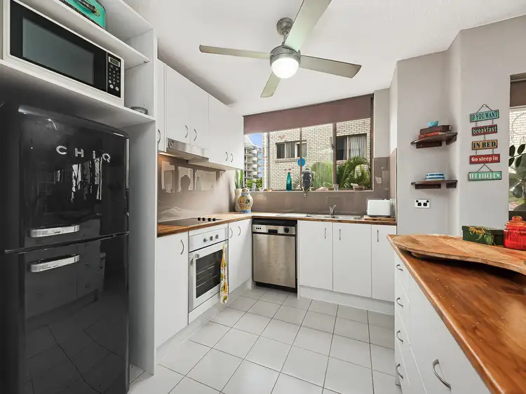 Fifth view of Homely unit listing, 2/24 Moreton Parade, Kings Beach QLD 4551