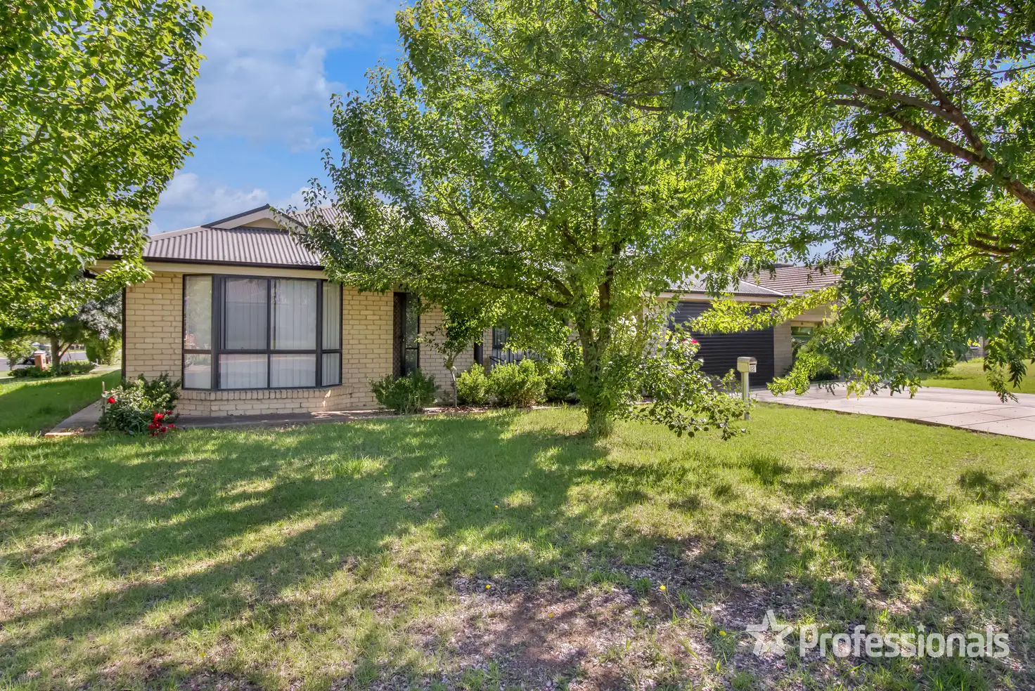 Main view of Homely villa listing, 12 Apprentice Avenue, Ashmont NSW 2650