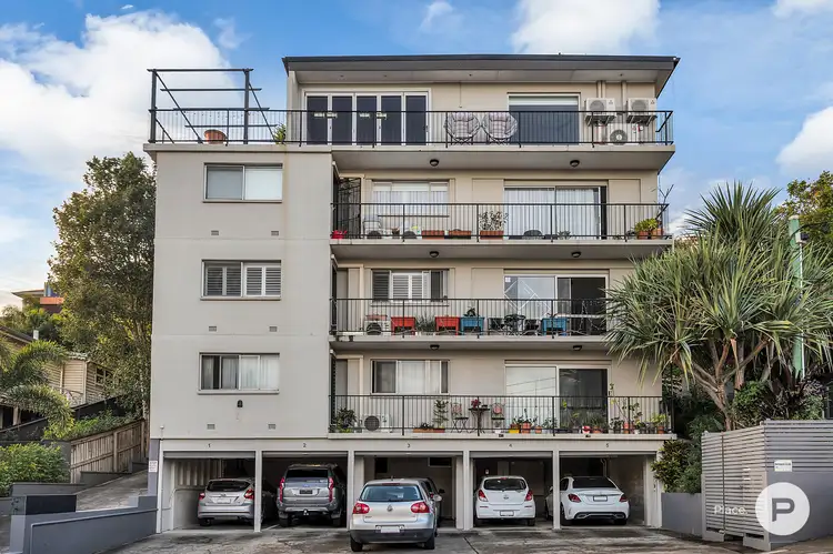 24 Crescent Road