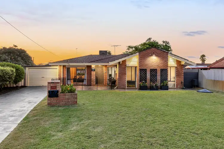18 Jindarra Close, Cooloongup WA 6168