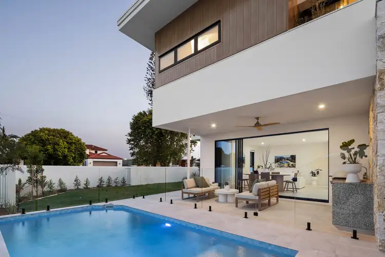 2 Anthony Drive, Burleigh Waters QLD 4220