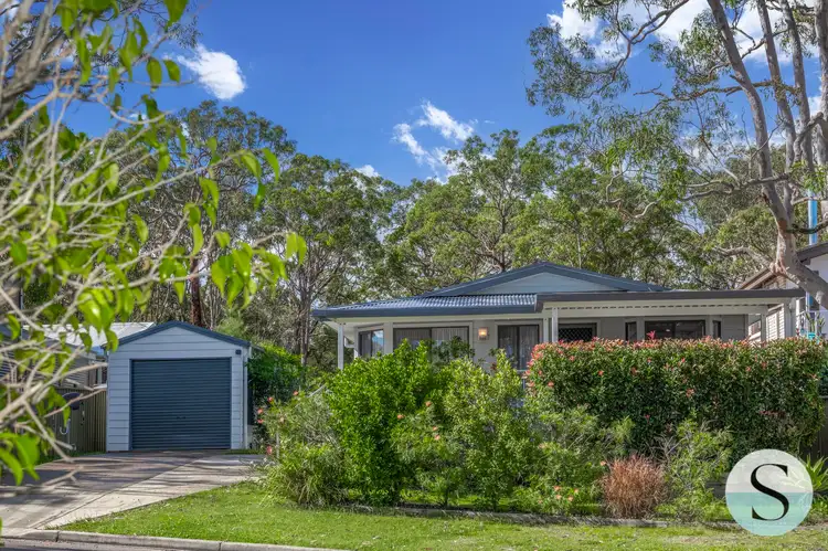 11 Apanie Close, Summerland Point NSW 2259