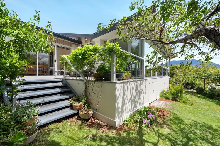 542 Churchill Avenue, Sandy Bay TAS 7005