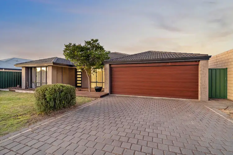 32 Roper Boulevard